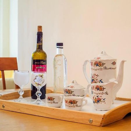 Athens Strawberry Hideaway - City Chic Retreat Bagian luar foto