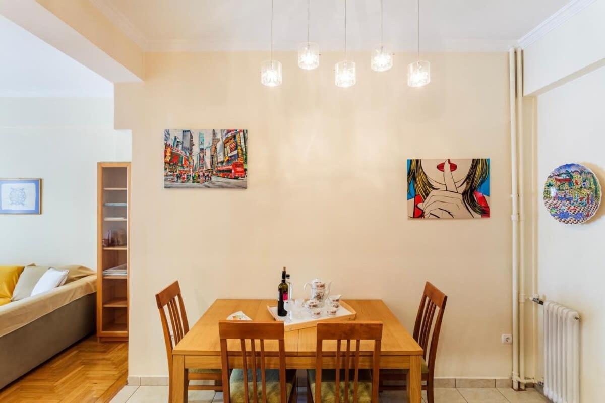 Athens Strawberry Hideaway - City Chic Retreat Bagian luar foto