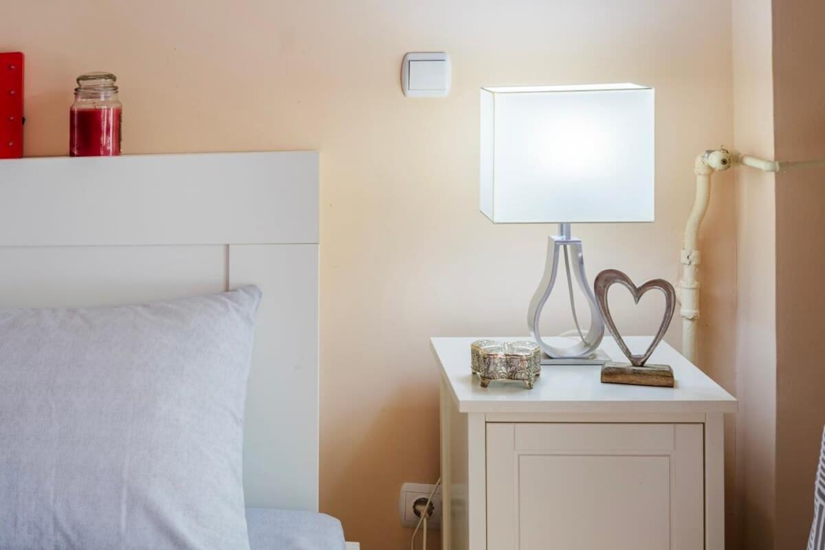 Athens Strawberry Hideaway - City Chic Retreat Bagian luar foto