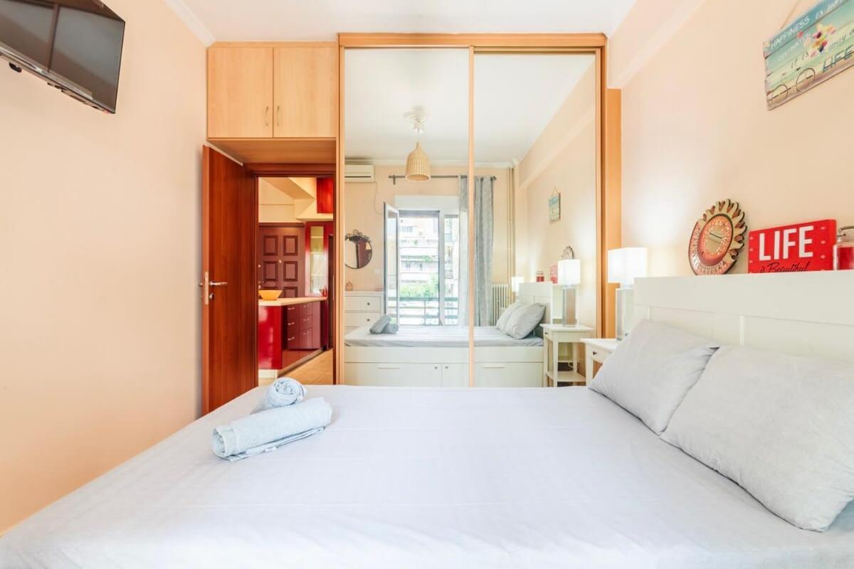 Athens Strawberry Hideaway - City Chic Retreat Bagian luar foto