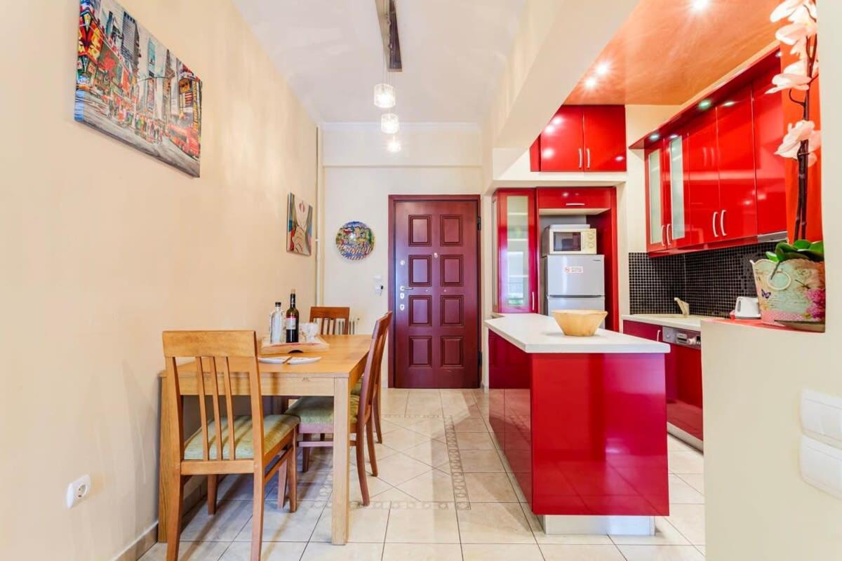 Athens Strawberry Hideaway - City Chic Retreat Bagian luar foto