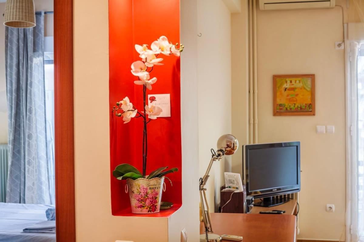 Athens Strawberry Hideaway - City Chic Retreat Bagian luar foto